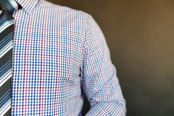 3 tips om zweetplekken in je overhemd te voorkomen